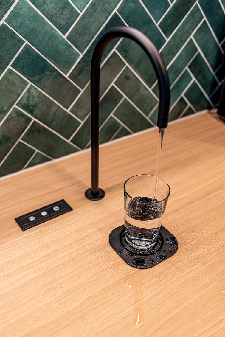 Scratch free free Master Oak as alternative to real oak in kitchen